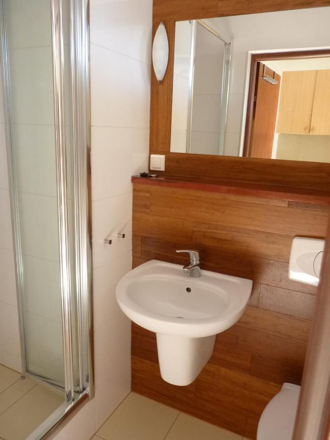 Osrodek Wypoczynkowy W Sosnowym Lesie Hotel Miedzywodzie Luaran gambar